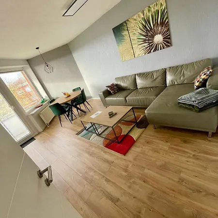 - Fuer Monteure Und Familien